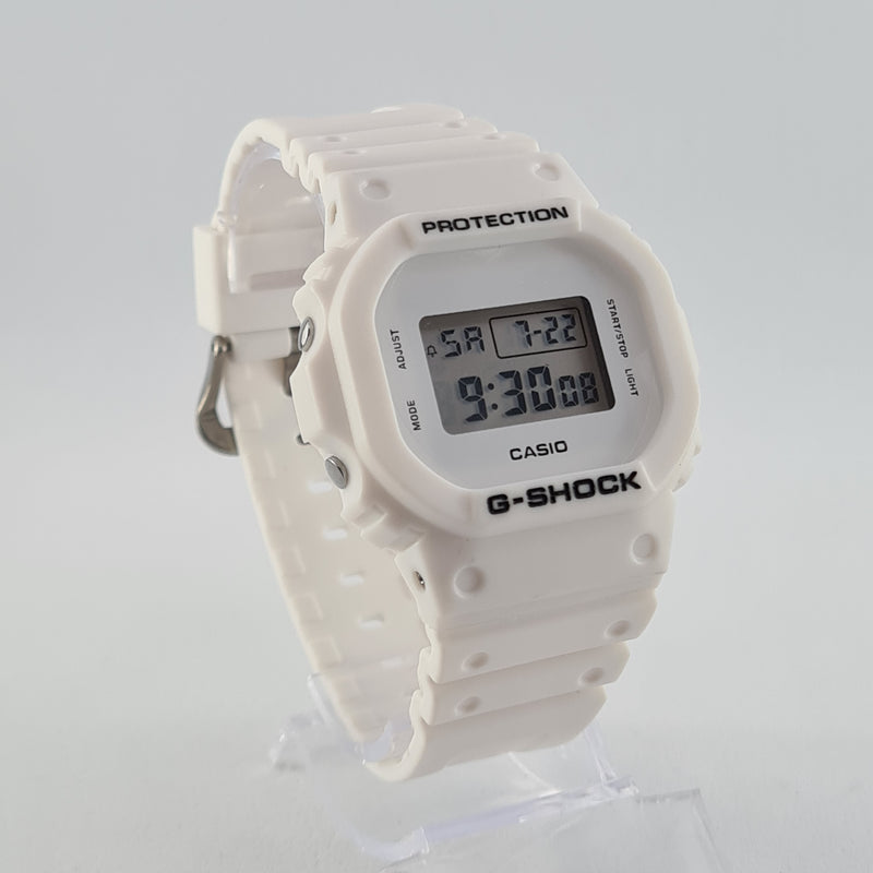 【美品】G-SHOCK DW-5600 ホワイト DW-5600